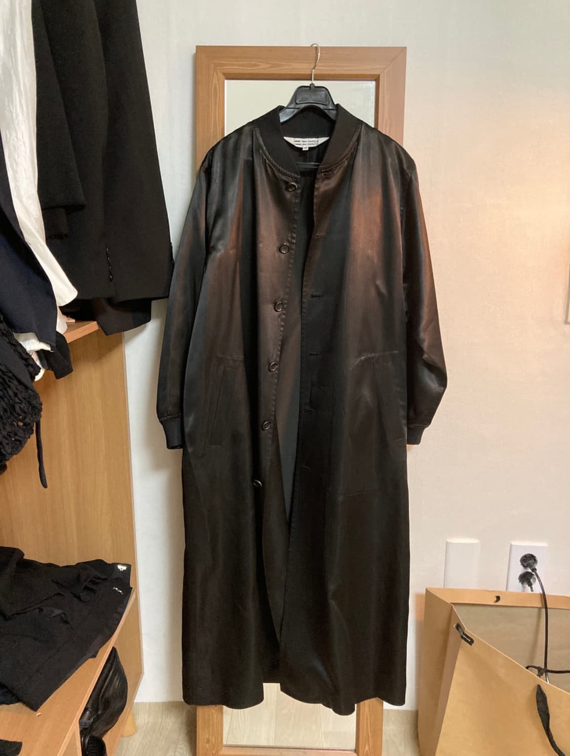 꼼데가르송 세틴 롱 재킷 상품이미지1