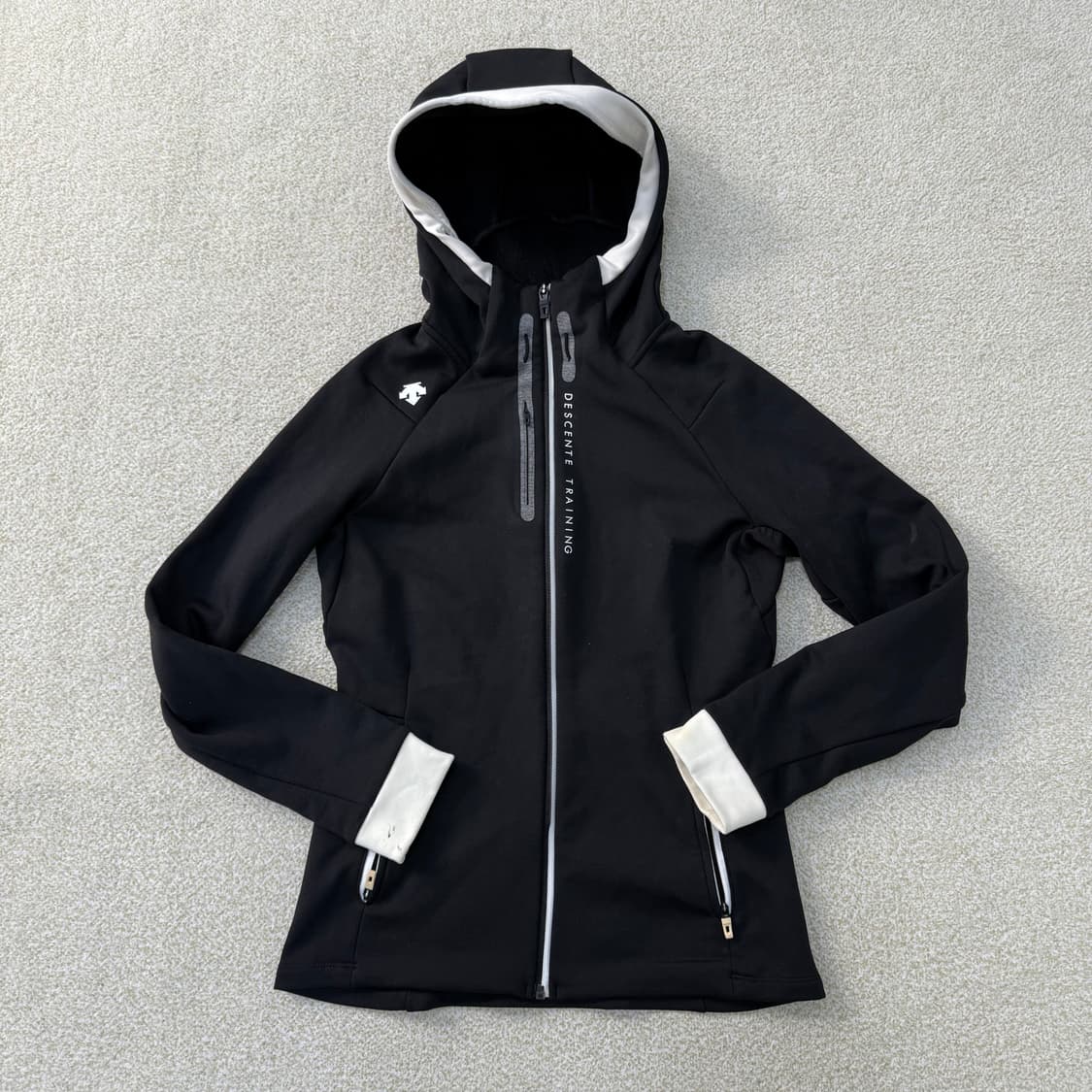 [85] 데상트 여성 슬림핏 후드 자켓 0119T1 상품이미지1