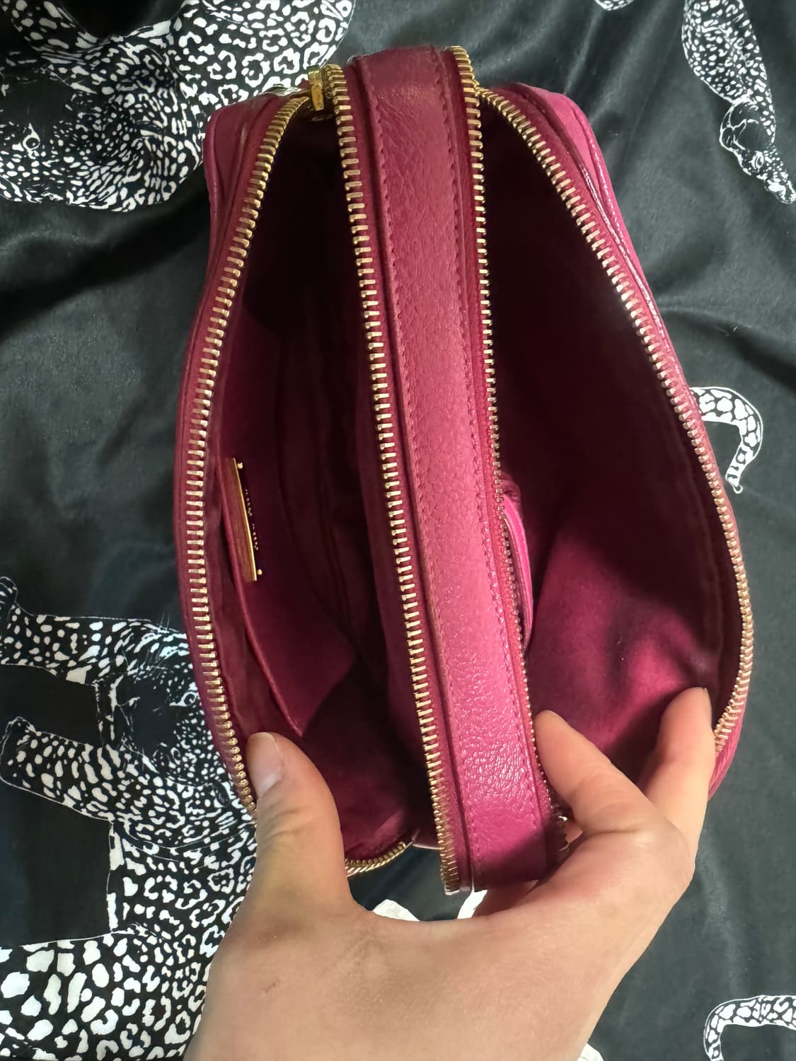 미우미우 가죽백 상품이미지8