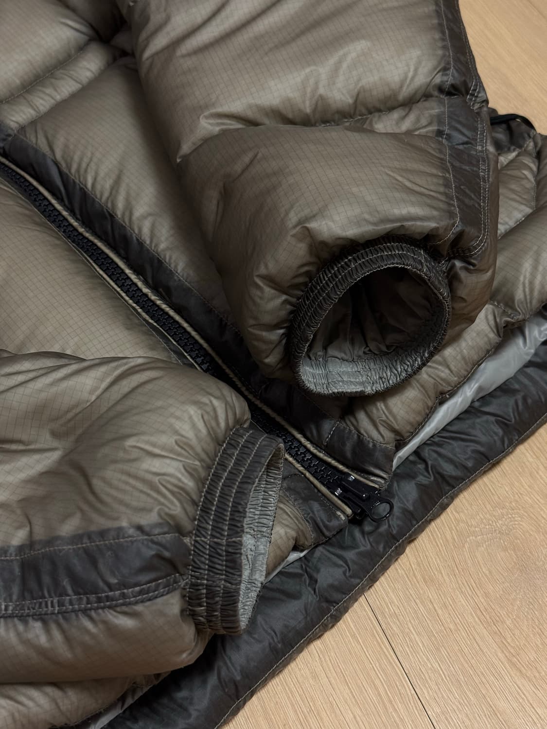 [S] cp컴퍼니 24fw dd쉘 후드 다운 자켓 빈티지 카키 베이지 상품이미지7