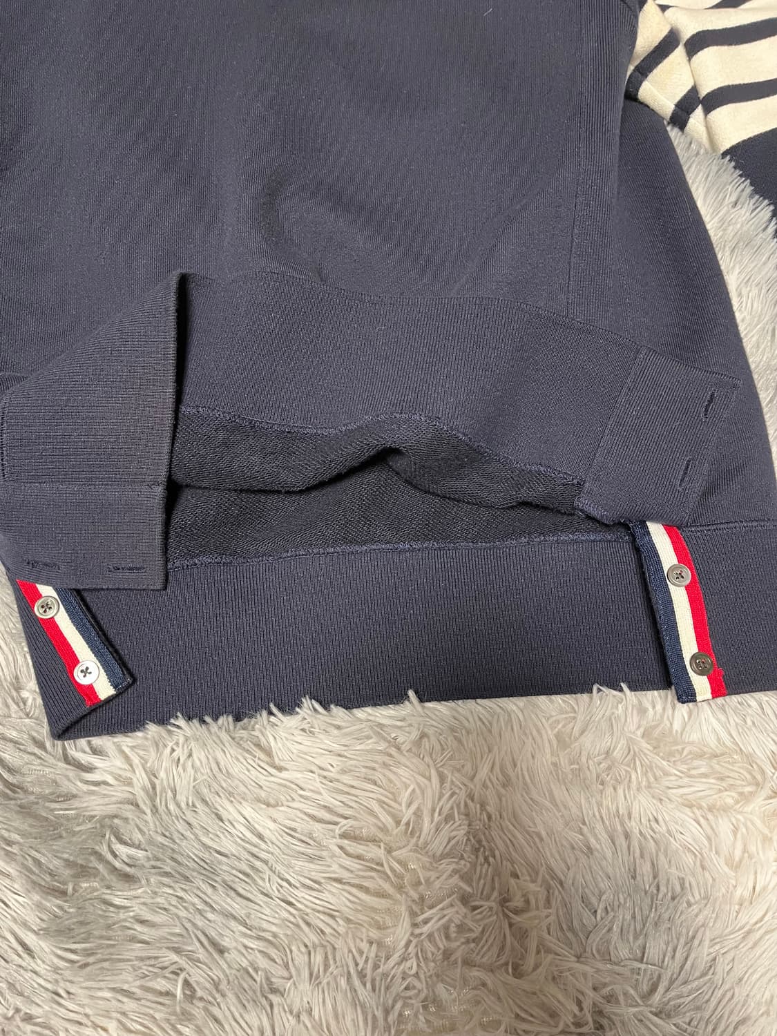 톰브라운 사선 맨투맨 상품이미지5