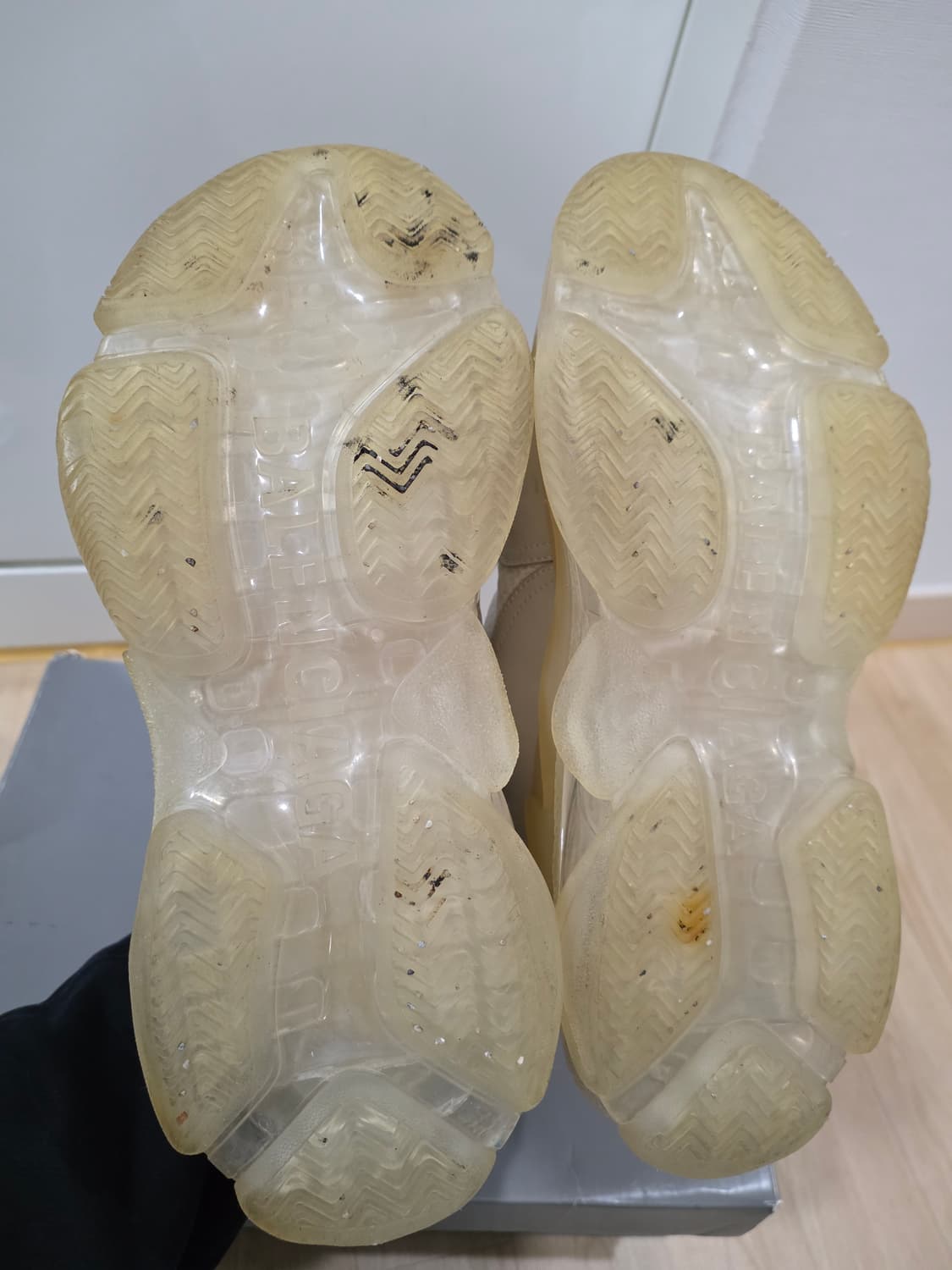 발렌시아가 트리플S 클리어솔 43 풀박스 상품이미지7