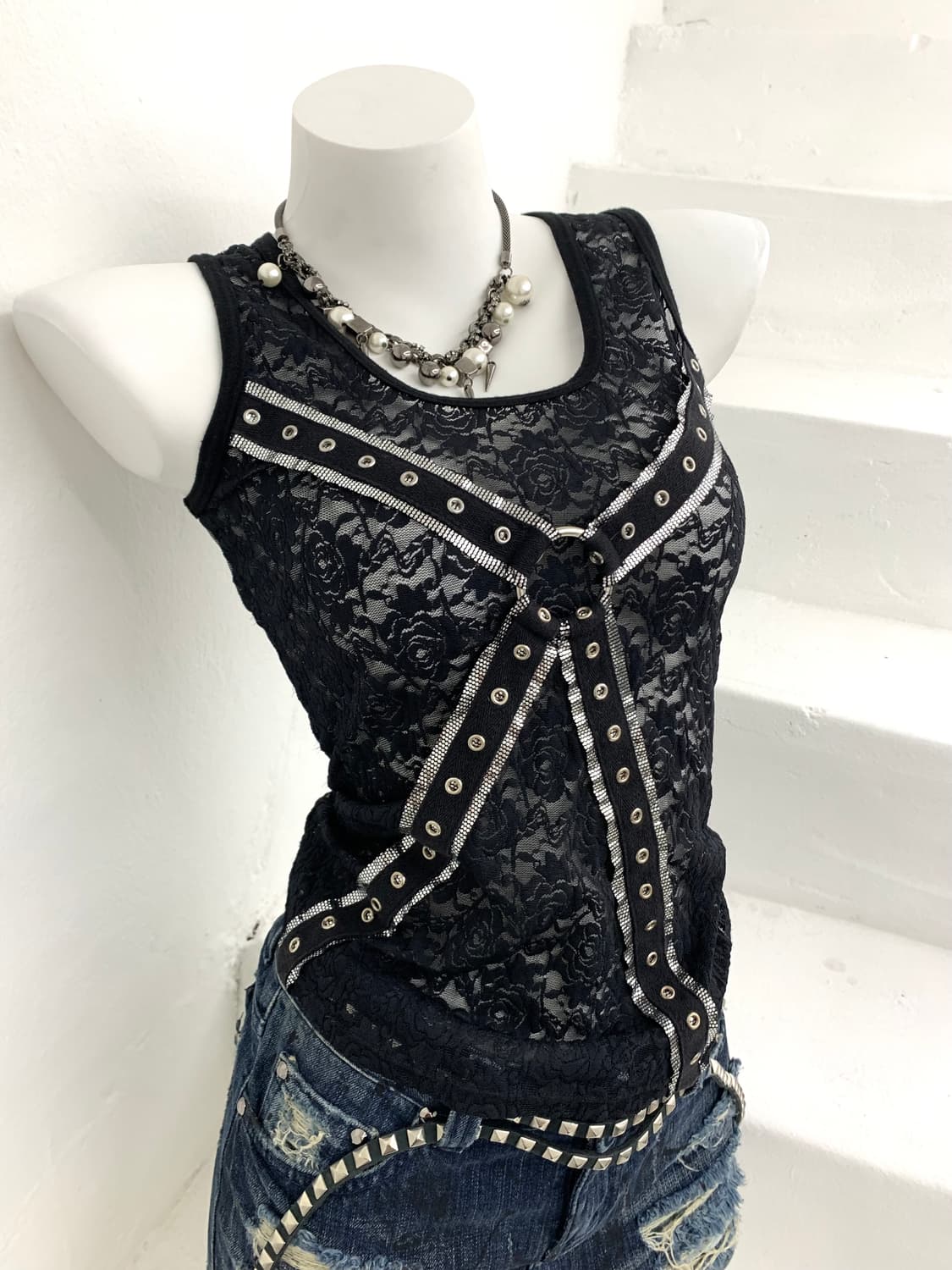 Punk eyelet detail lace sleeveless  상품이미지2