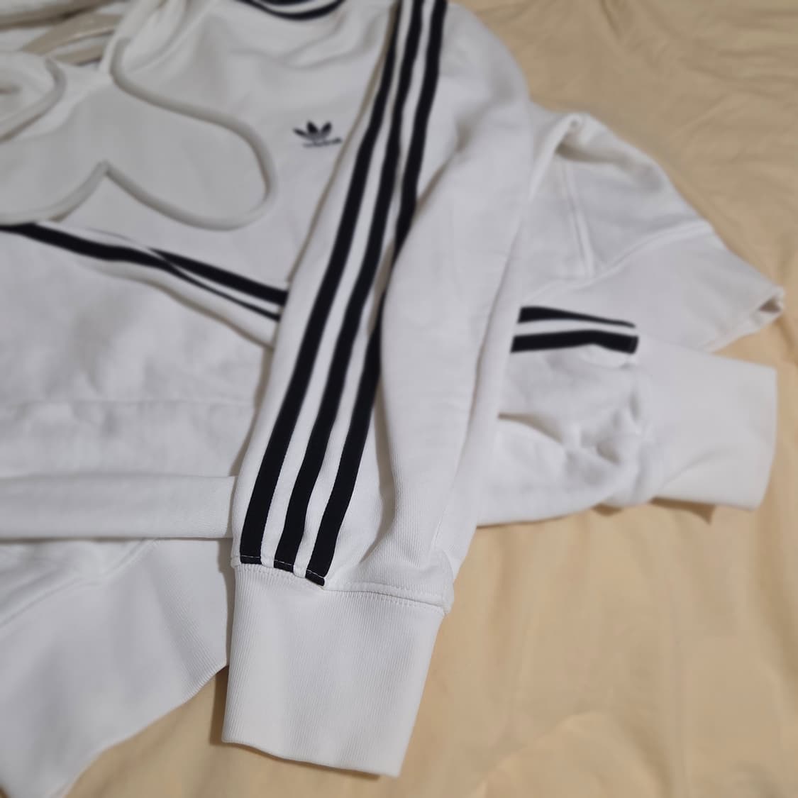 아디다스 흰색 삼선 후드티 크롭 화이트 상품이미지3