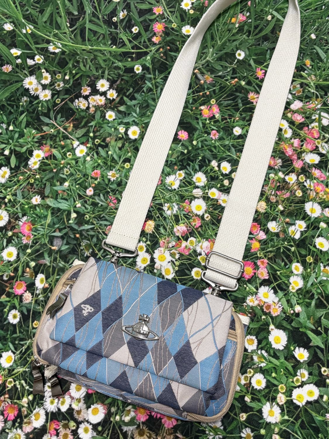 비비안웨스트우드 우주선 크로스백 상품이미지1