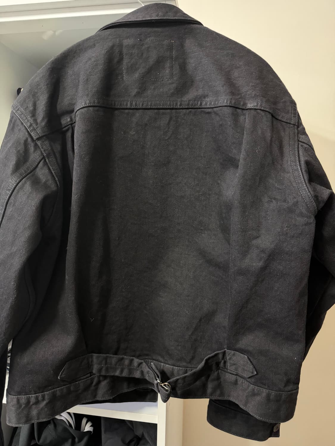 블랙사인 / 15oz 블랙 데님 플리츠 자켓 42사이즈 상품이미지2