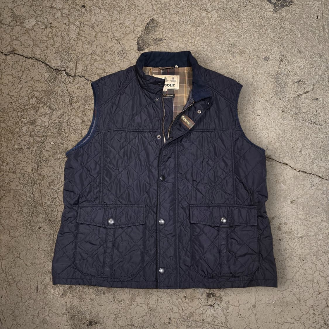 Barbour 네이비 익스플로러 질레 퀼팅 베스트 상품이미지1