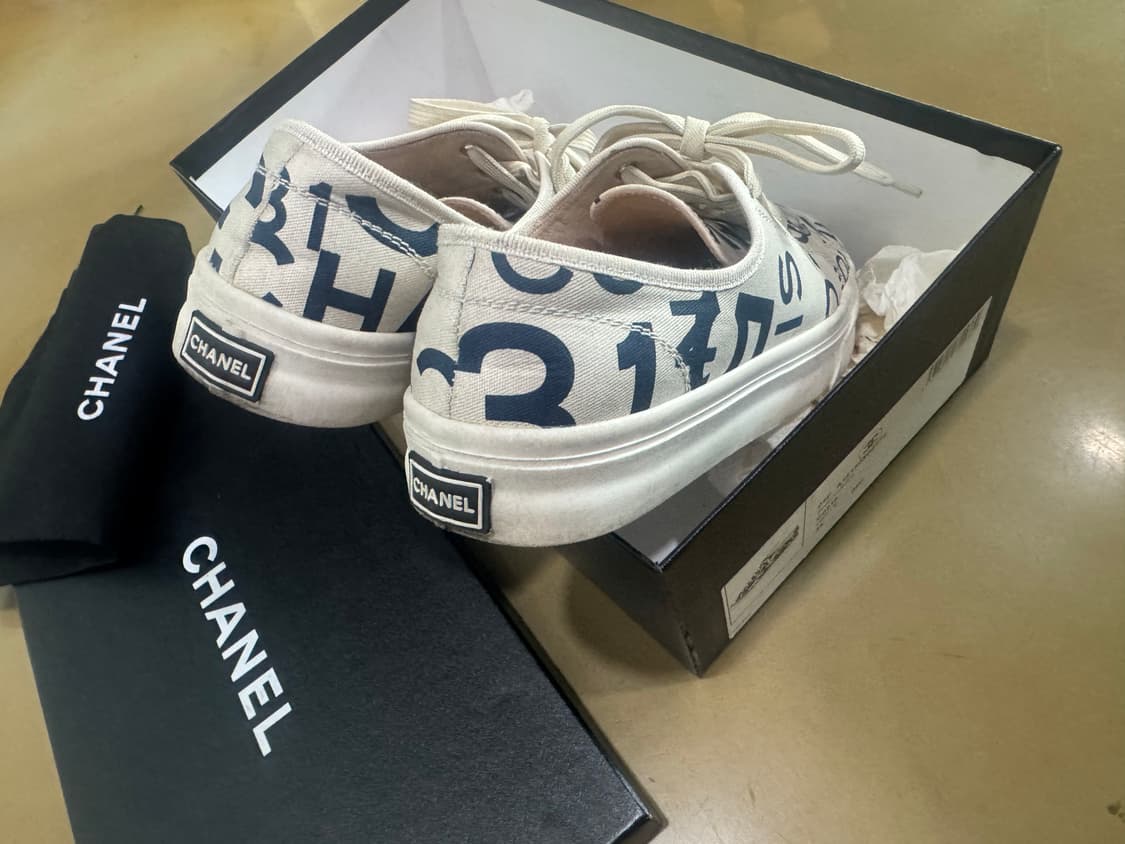 빈티지 샤넬 블랙 코코 CC 로고 프린트 캔버스 스니커즈 35 상품이미지3