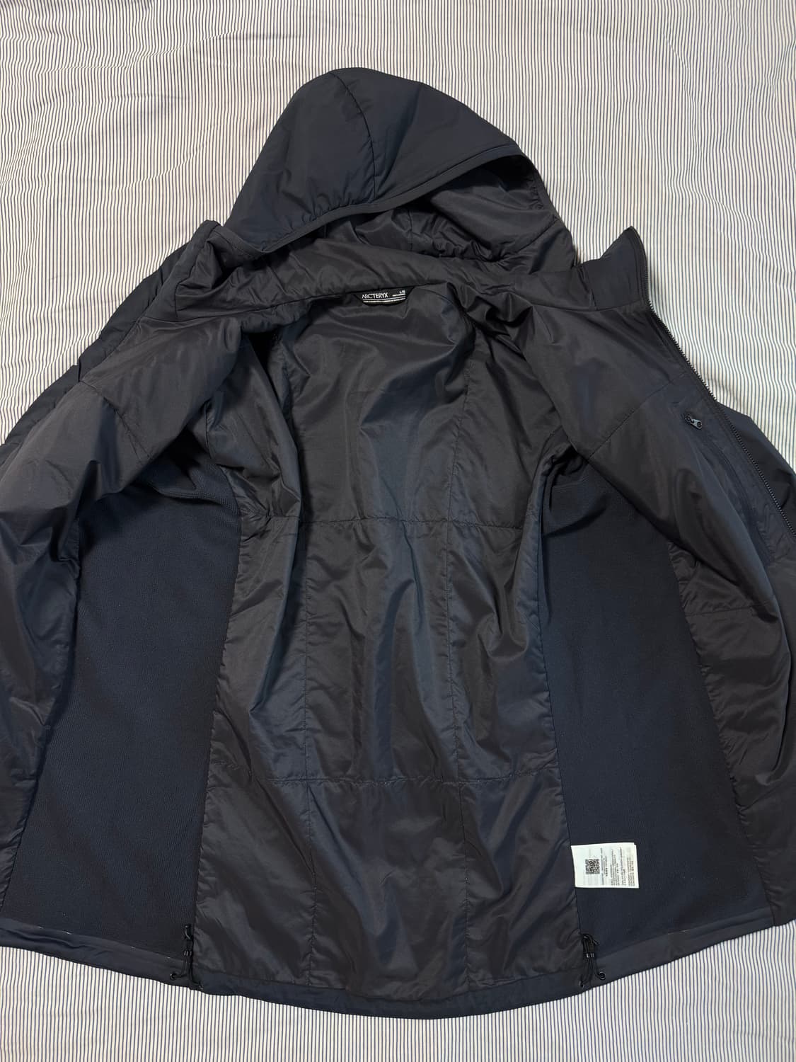 (새상품급) 아크테릭스 아톰 후디 블랙 사파이어 상품이미지9