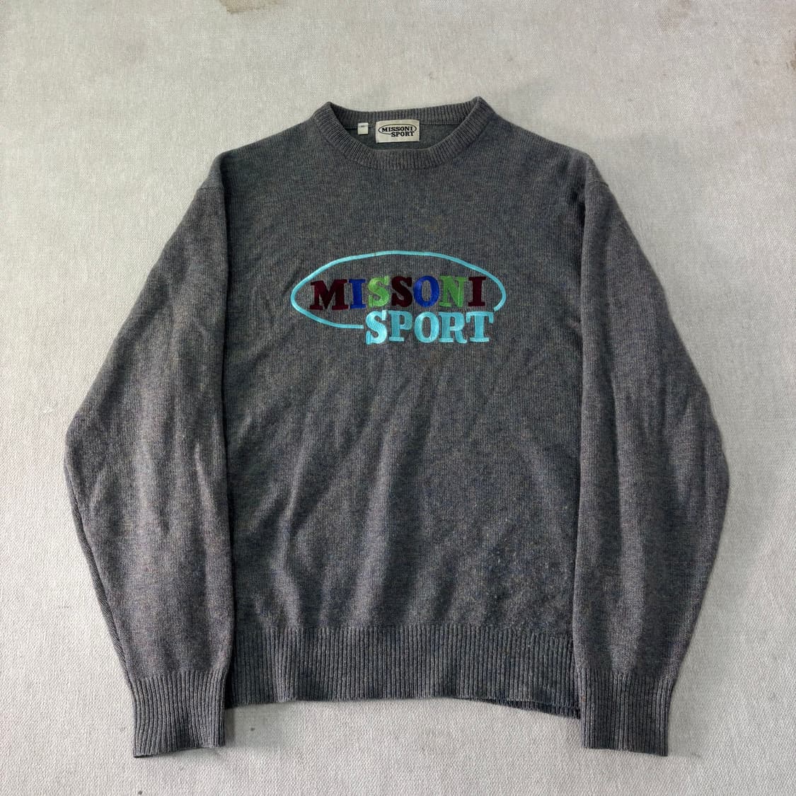 105 미쏘니 스포츠 90s 자수로고 라운드넥 니트  상품이미지1