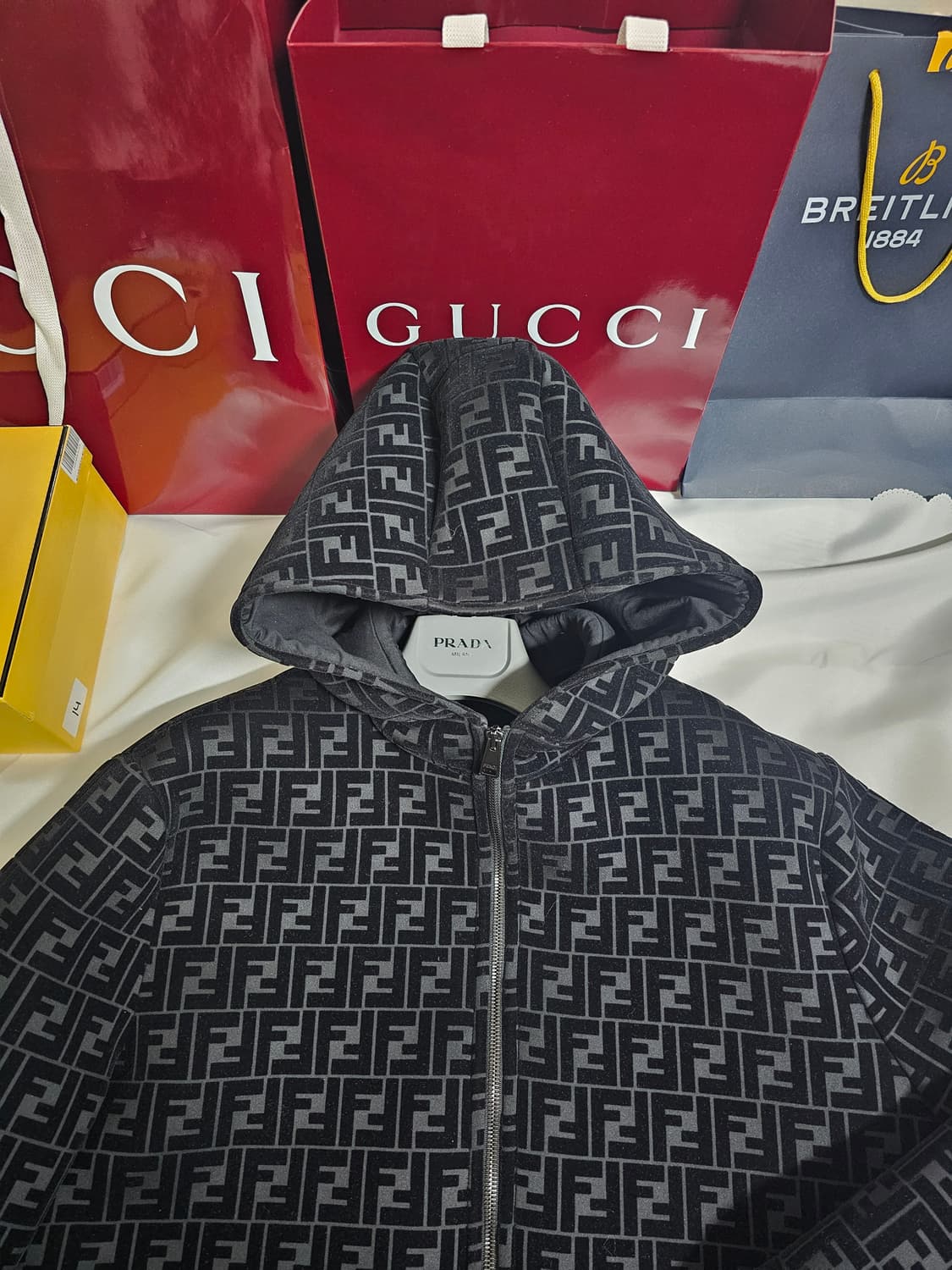 펜디 벨벳후드자켓 상품이미지3