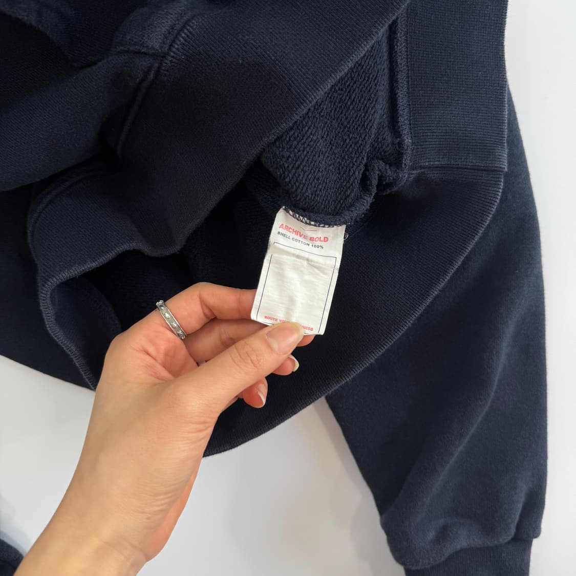 Archive bold 939 옐로우 로고 네이비 크롭 후드티 상품이미지6