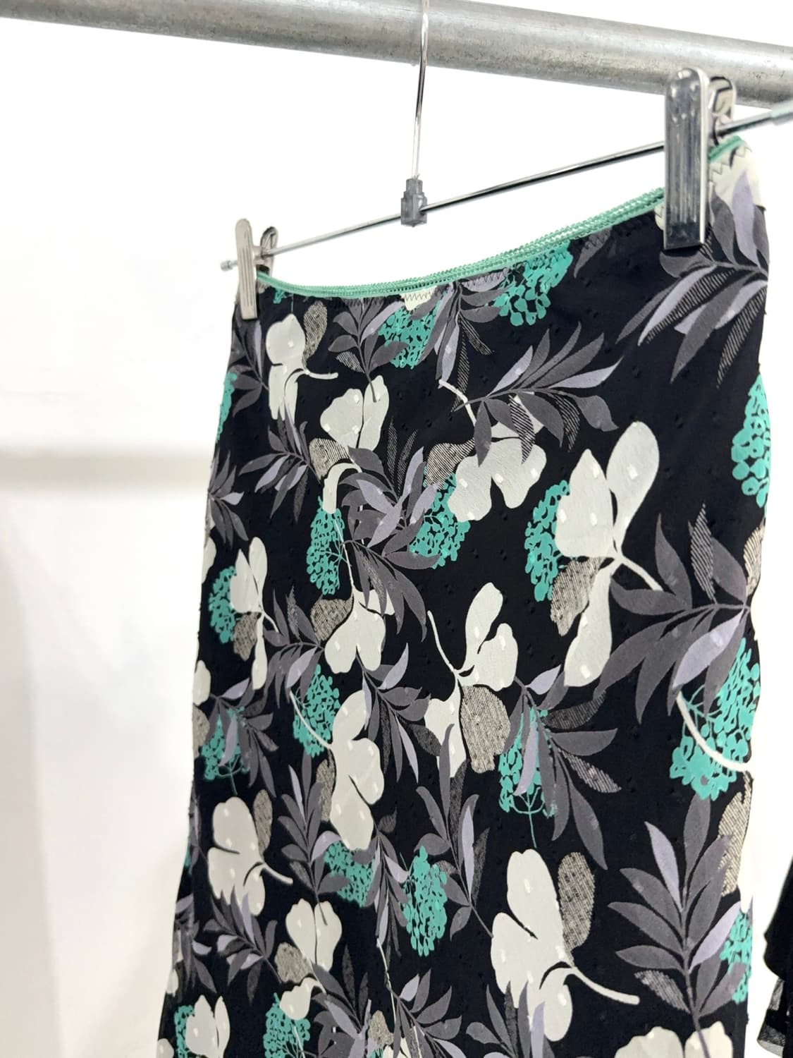 Black Mint Sheer Midi Skirt 상품이미지5