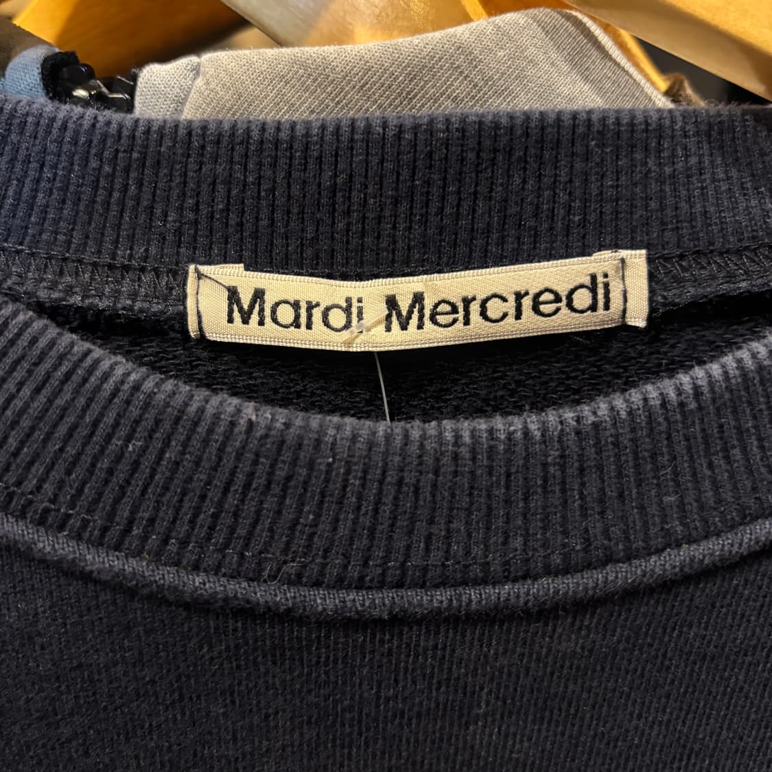 마르디 메크르디 로고 맨투맨 네이비 상품이미지4