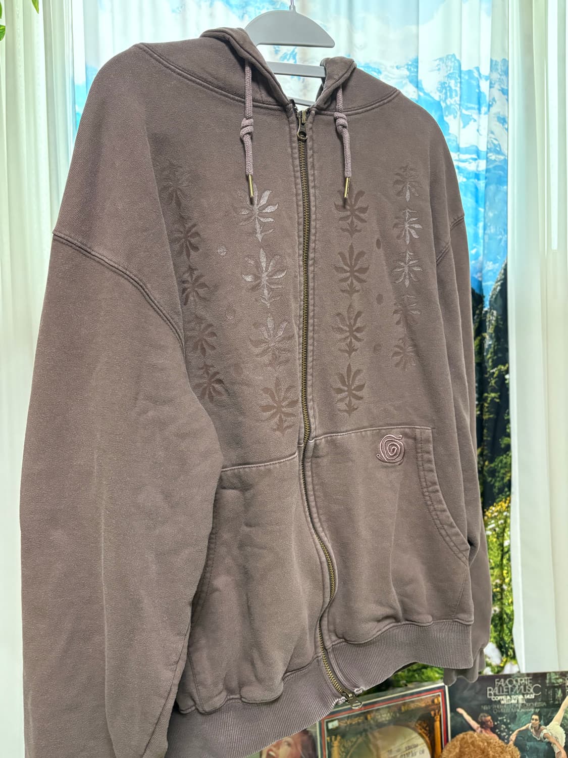 더콜디스트모먼트 후드 집업 상품이미지3