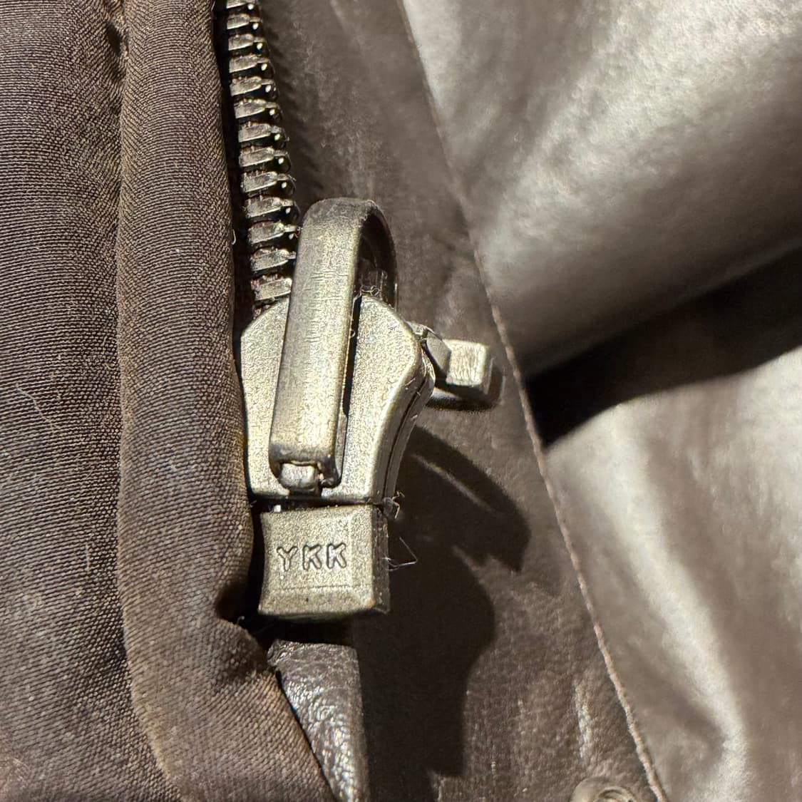 페라가모 램스킨 패디드 리버스블 코트 54 L 왁스코튼 상품이미지7