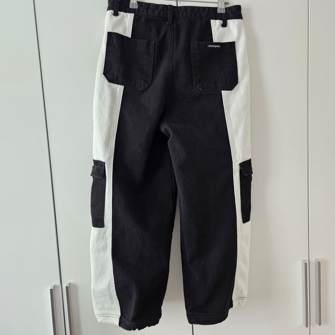 러닝하이 투톤 카고팬츠 검흰 L 상품이미지4