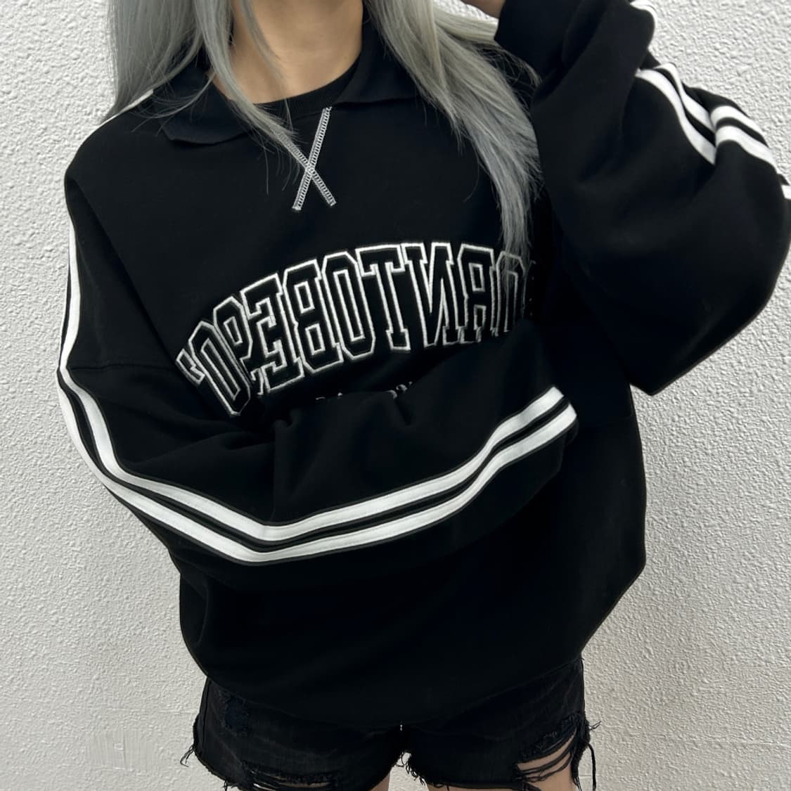 LG트윈스 x 1993스튜디오 센터로고 블랙 카라 맨투맨 상품이미지2