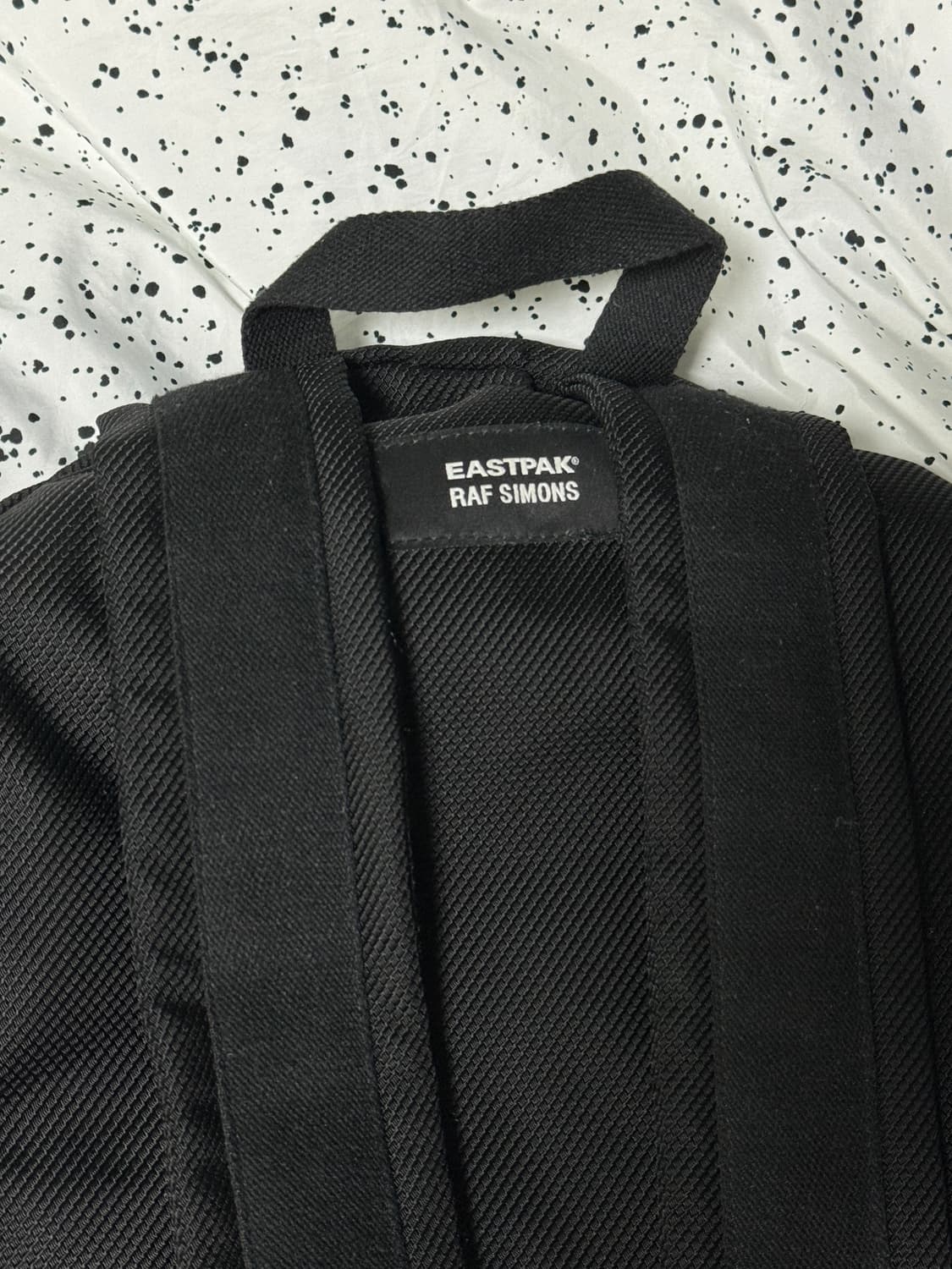 라프시몬스 이스트팩 18FW 백팩 블랙 상품이미지3