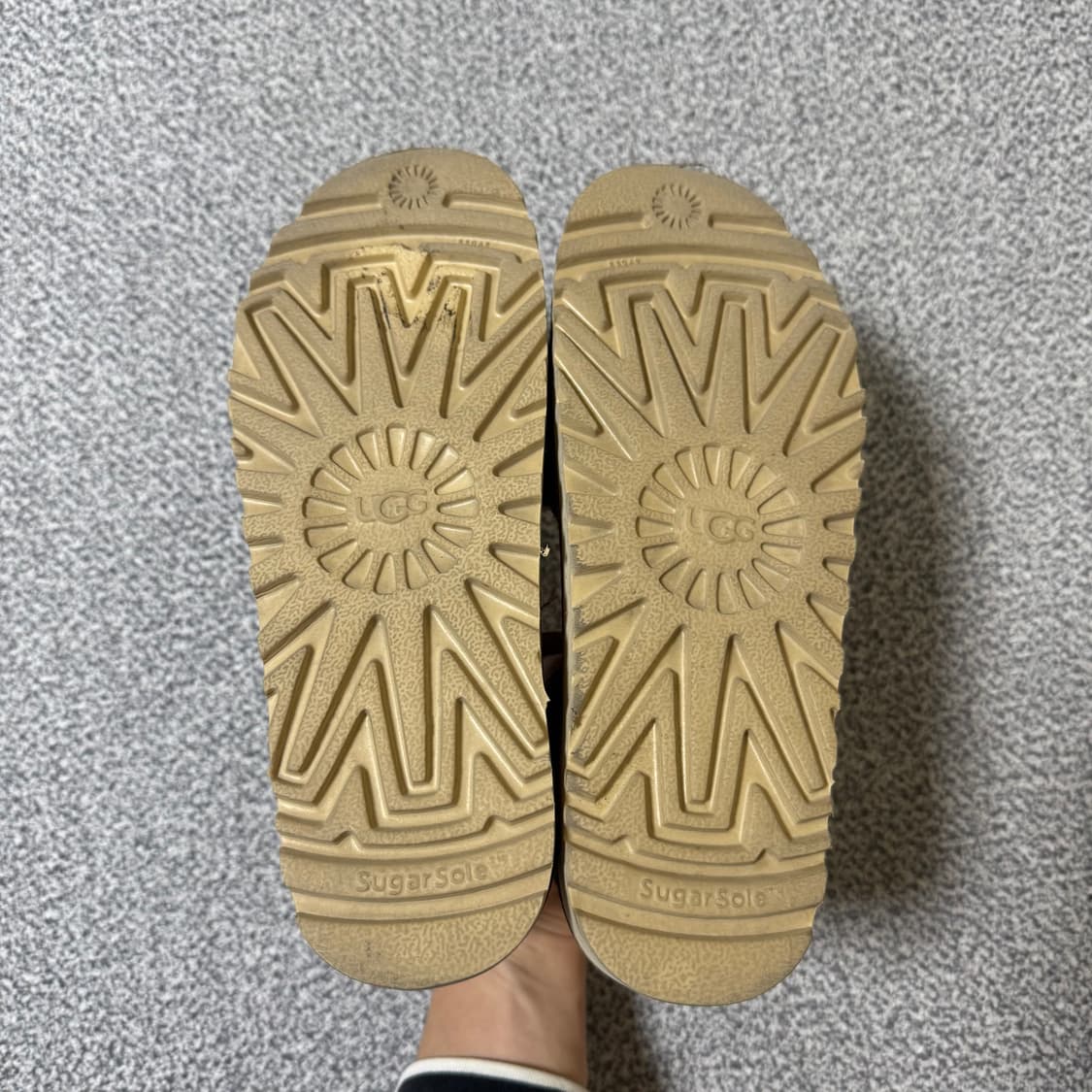 [정가 23만원] UGG 어그 스트랩 샌들 240 상품이미지8