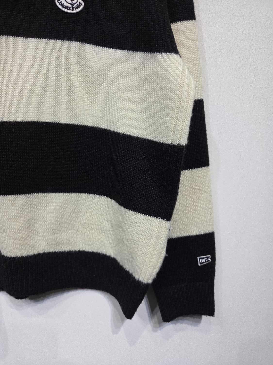 이벳필드 베츠 와펜 스트라이프 카라 니트 상품이미지5