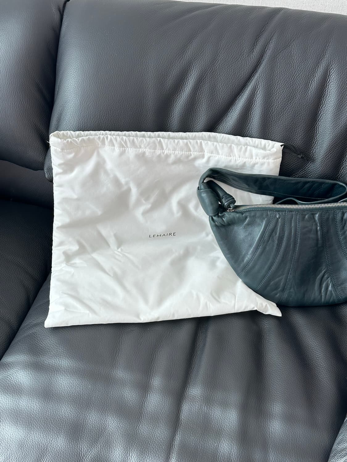 르메르 크로와상 범백 스몰 미드나잇그린 상품이미지2