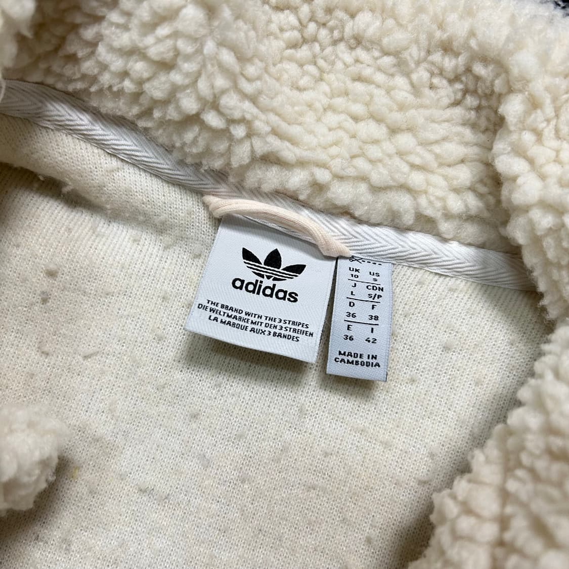 아디다스(ADIDAS)크림 크롭 플리스 상품이미지4