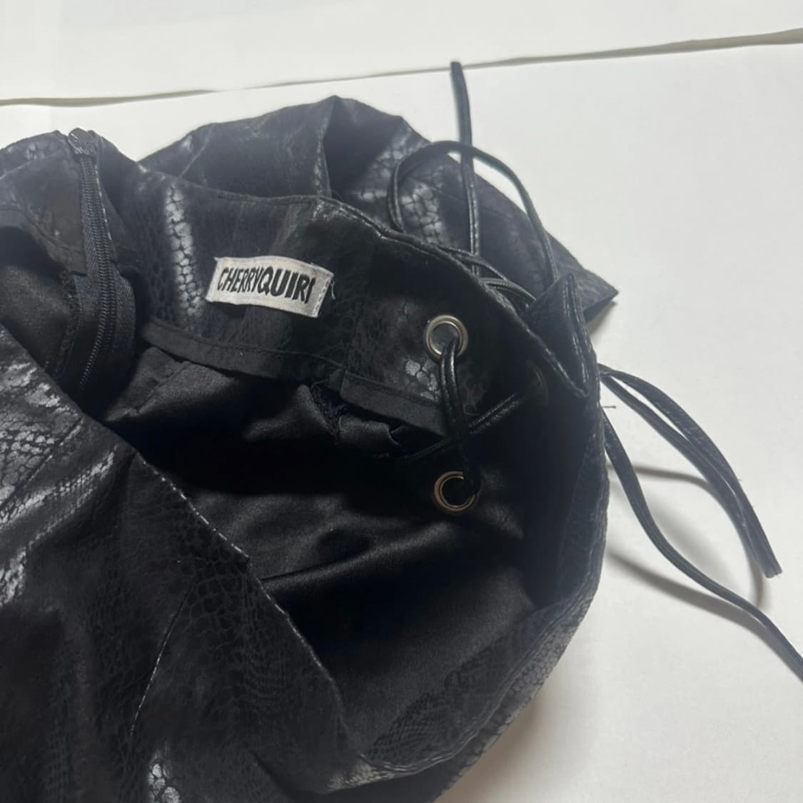 cherryquiri 뱀피 레쟈 스커트 상품이미지2