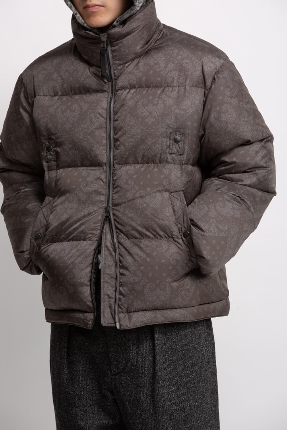 새상품(S)이스트로그 스컬프 플라이트 다운 패딩 페이즐리 상품이미지5