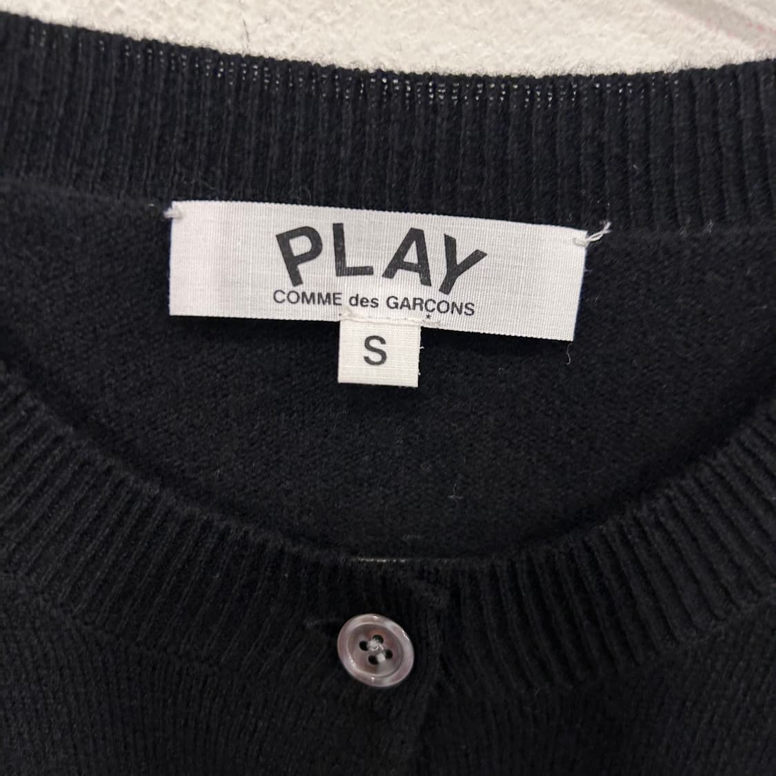 꼼데가르쏭 플레이 레드하트 울 라운드 가디건 상품이미지3