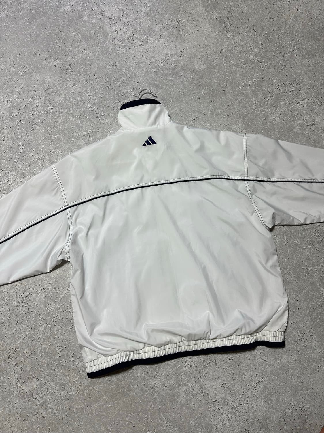 아디다스 올드스쿨 화이트 라인 바람막이 상품이미지4