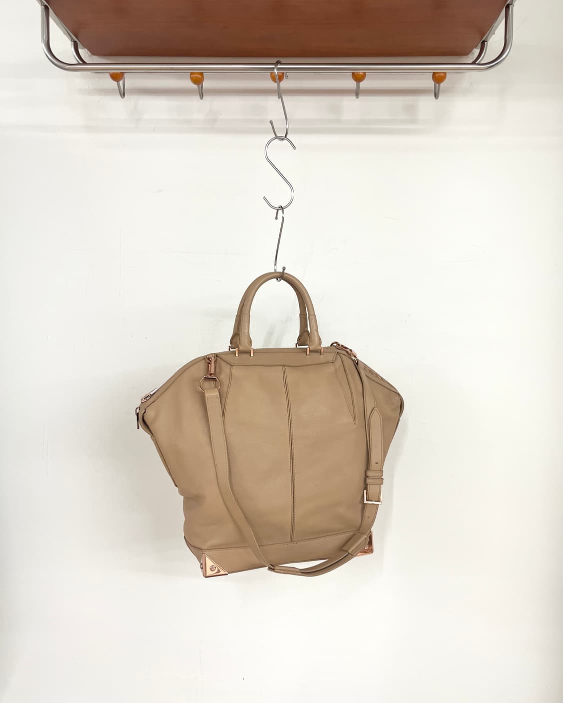 알렉산더 왕 베이지 레더 사첼 에밀백 상품이미지4