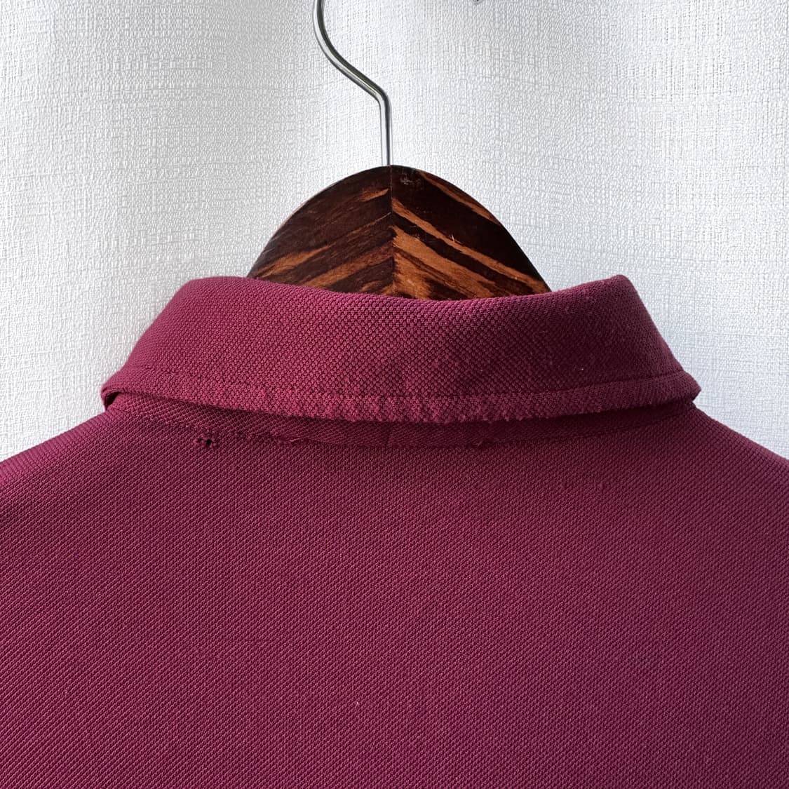 베르사체 클래식 V2 로고 자수 금장 버튼 셔츠 버건디 상품이미지9