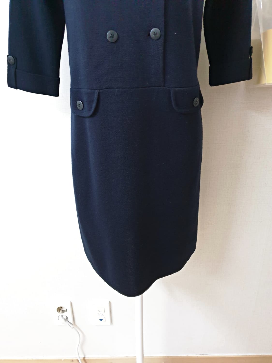 BCBG 7부 더블버튼 니트원피스 55 미디 네이비 상품이미지2