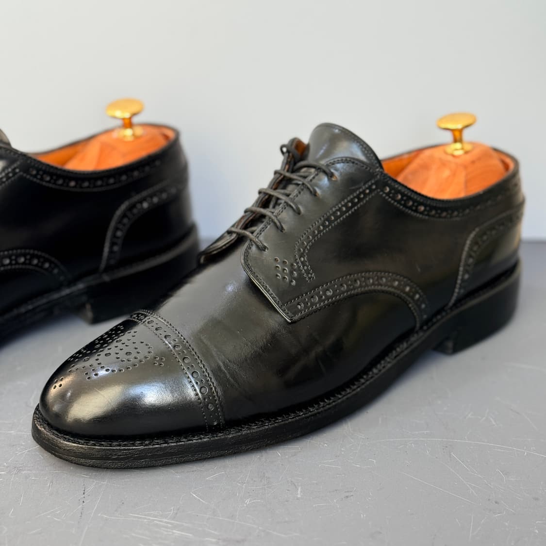 [9.5E] 알든 2146 블랙 코도반 메달리온 캡토 더비 상품이미지4