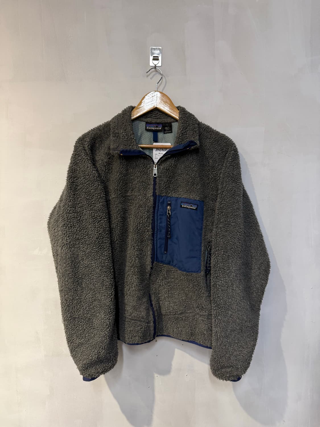 파타고니아 레트로 그레이 플리스 집업 상품이미지1
