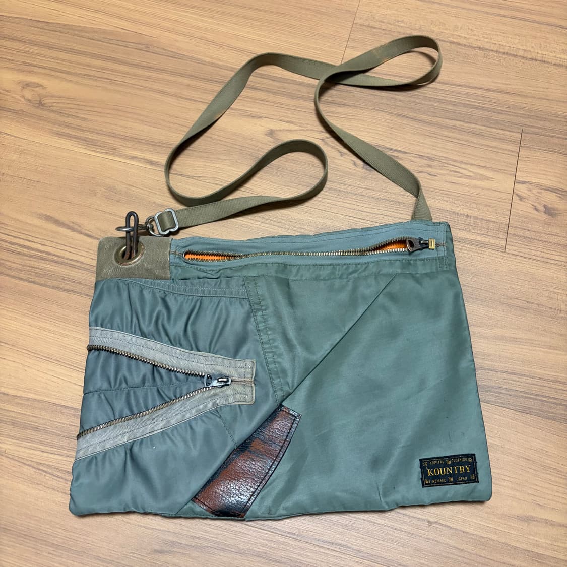 캐피탈 MA-1 샤코슈백 크로스백 미니백 상품이미지1