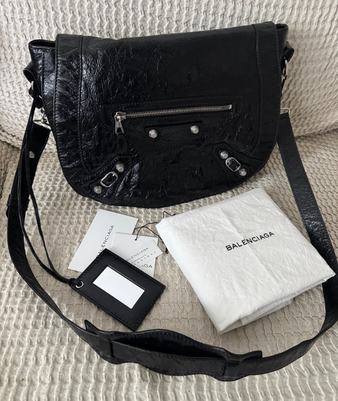 발렌시아가 자이언트 네오포크 플랩백 메신저백 모터백 크로스백 상품이미지1