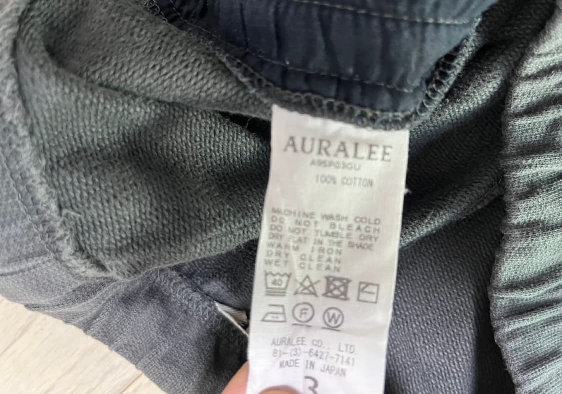 오라리 팬츠 3 사이즈   상태 8.5/10  사진 찍고 절대 안입습니다 상품이미지4