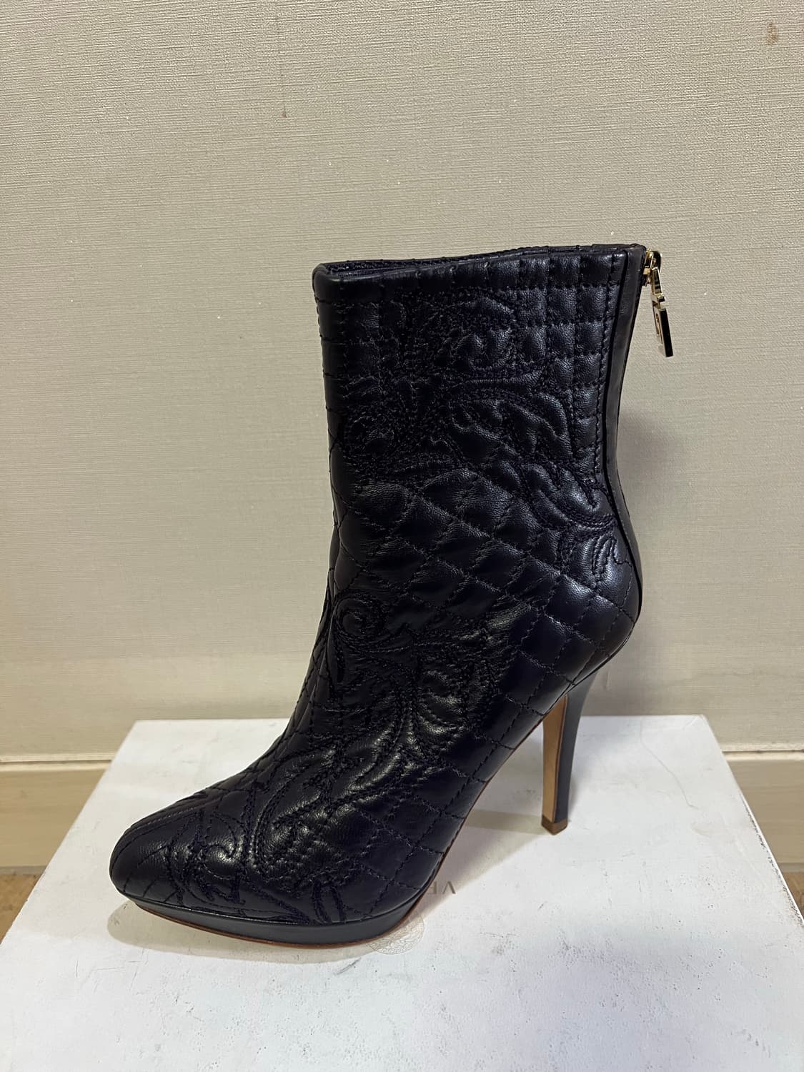Versace 베르사체 퀼팅 부츠 37.5 딥퍼플 상품이미지1