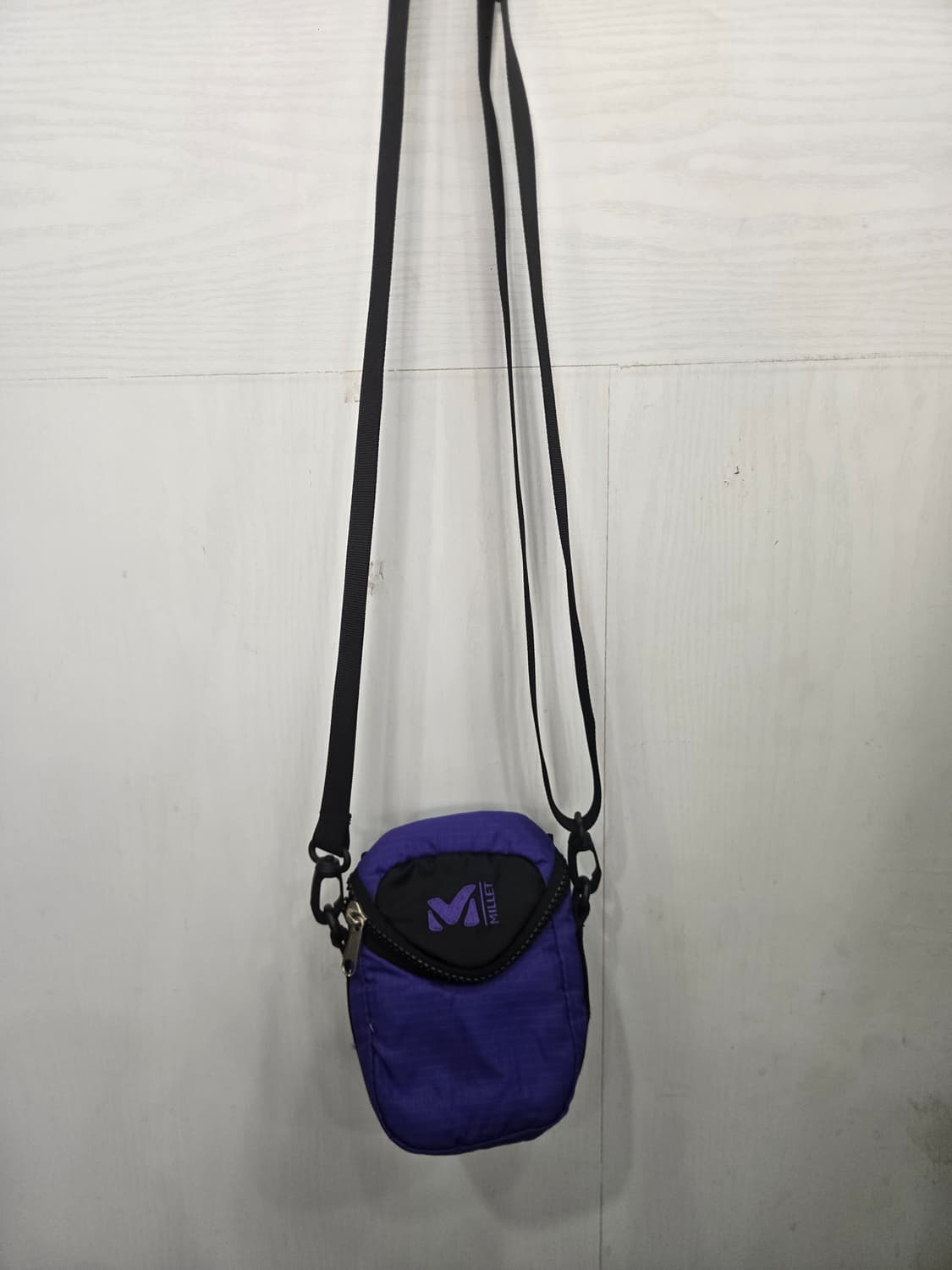 MILLET 밀레 미니 파우치 크로스백! 상태 굿굿굿! 디자인 깔끔해용 상품이미지2