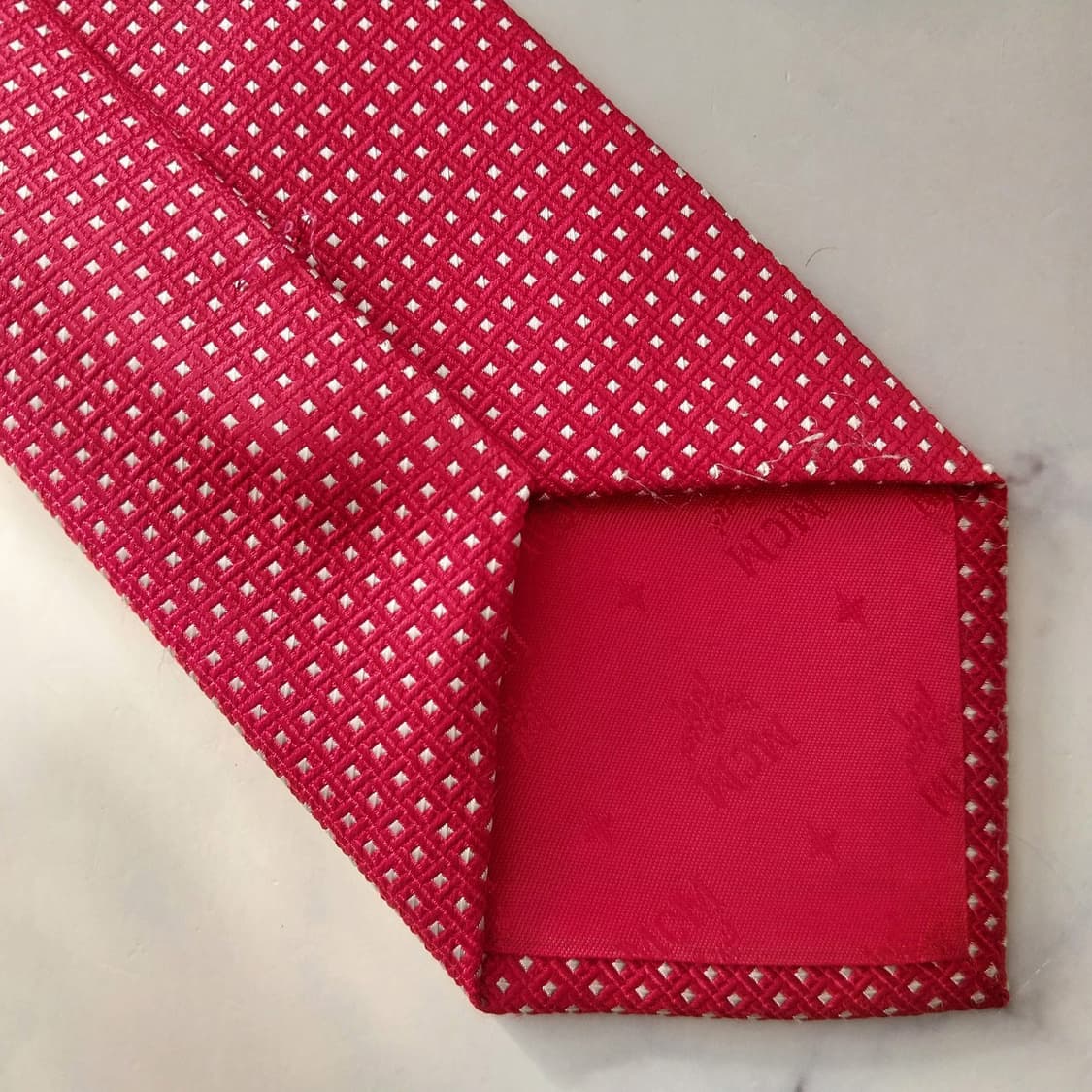 엠씨엠 실크 레드 마이크로 패턴 넥타이 9.0cm A+등급 K1995
 상품이미지8