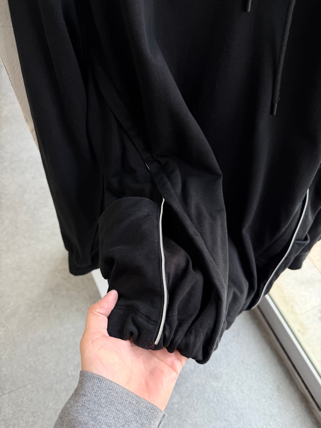 50/ 솔리드옴므 23-24FW 확장패널 후드티 상품이미지7