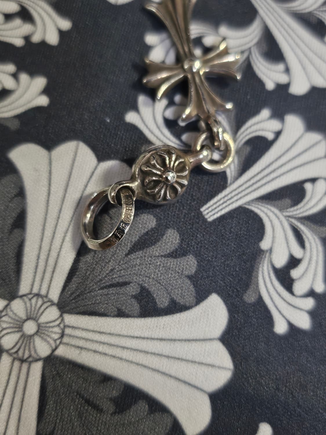 크롬하츠 원볼 타이니 크로스 펜던트 상품이미지2