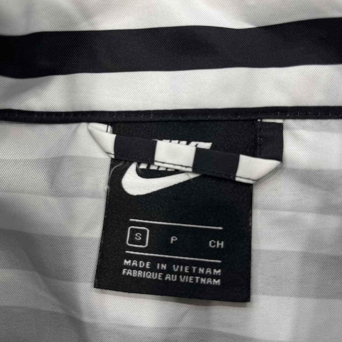 S 나이키 스트라이프 바람막이 자켓 상품이미지4