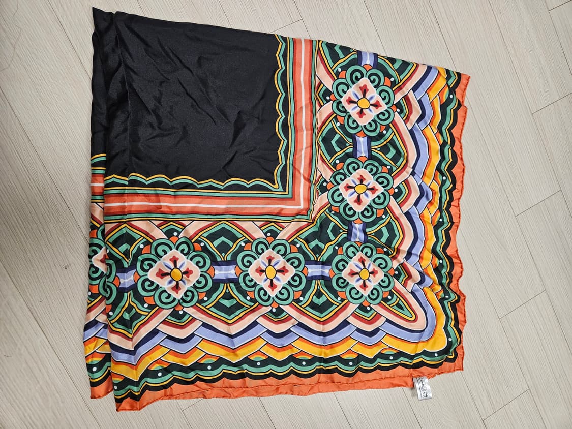 Gucci 구찌 2024 경복궁 단청 패턴 스카프 상품이미지2