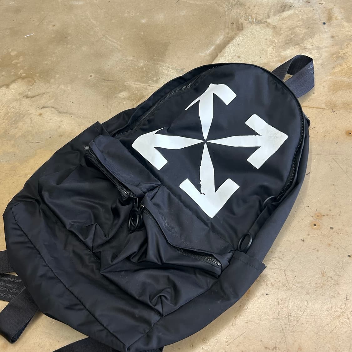 OS 새상품 오프화이트 블랙 백팩  상품이미지1