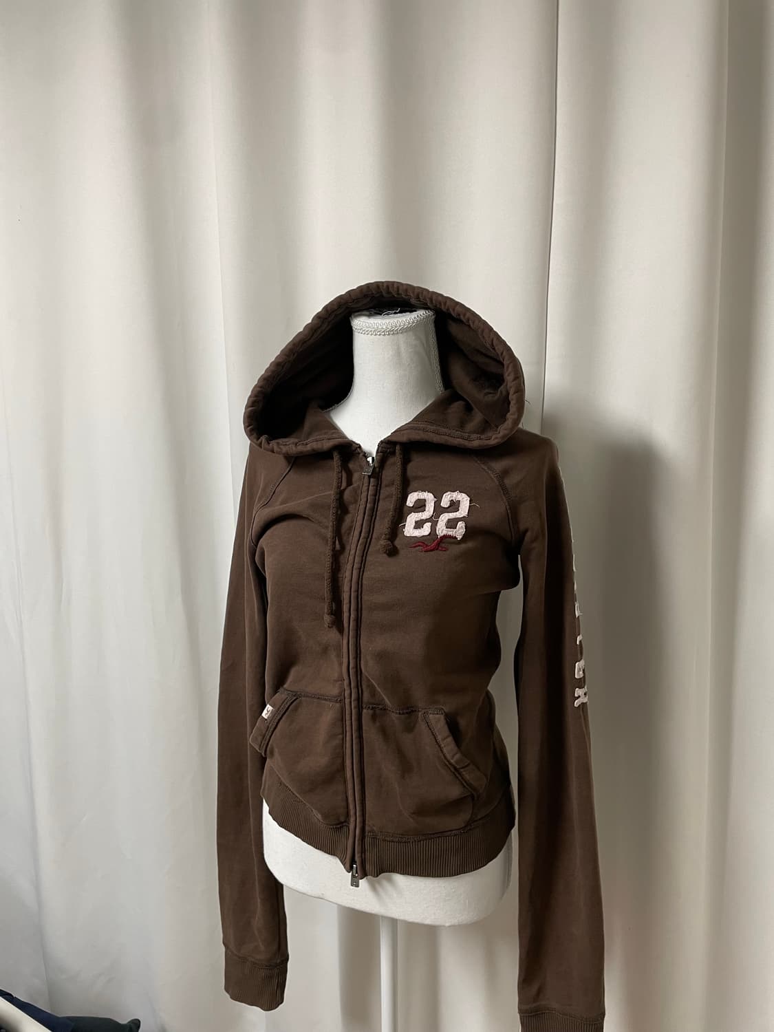 유일)홀리스터 딱붙 브라운 투웨이 후드집업 딸기초코 상품이미지3