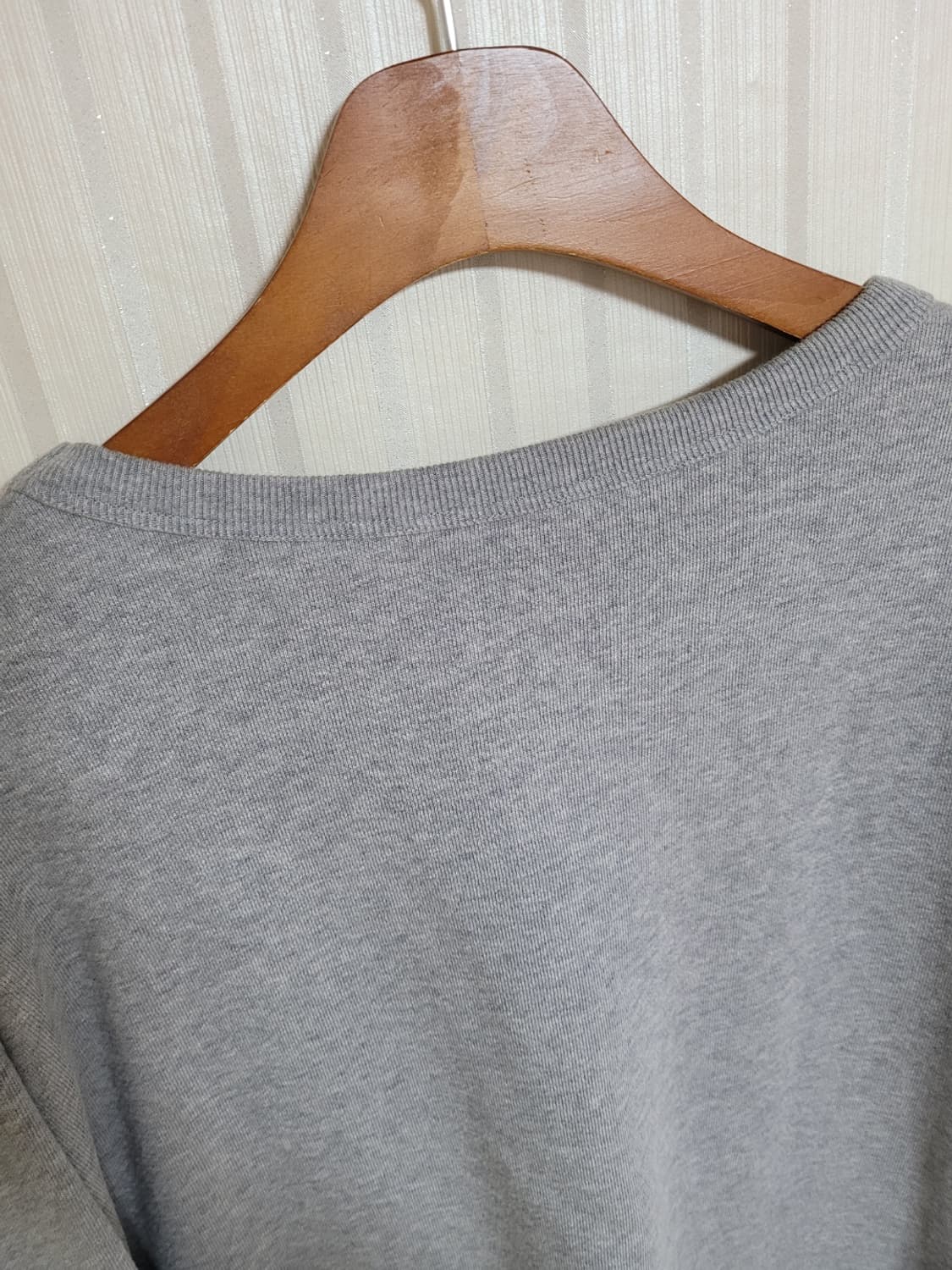 구찌 그레이 GG 사슴 패치 맨투맨 M 상품이미지5