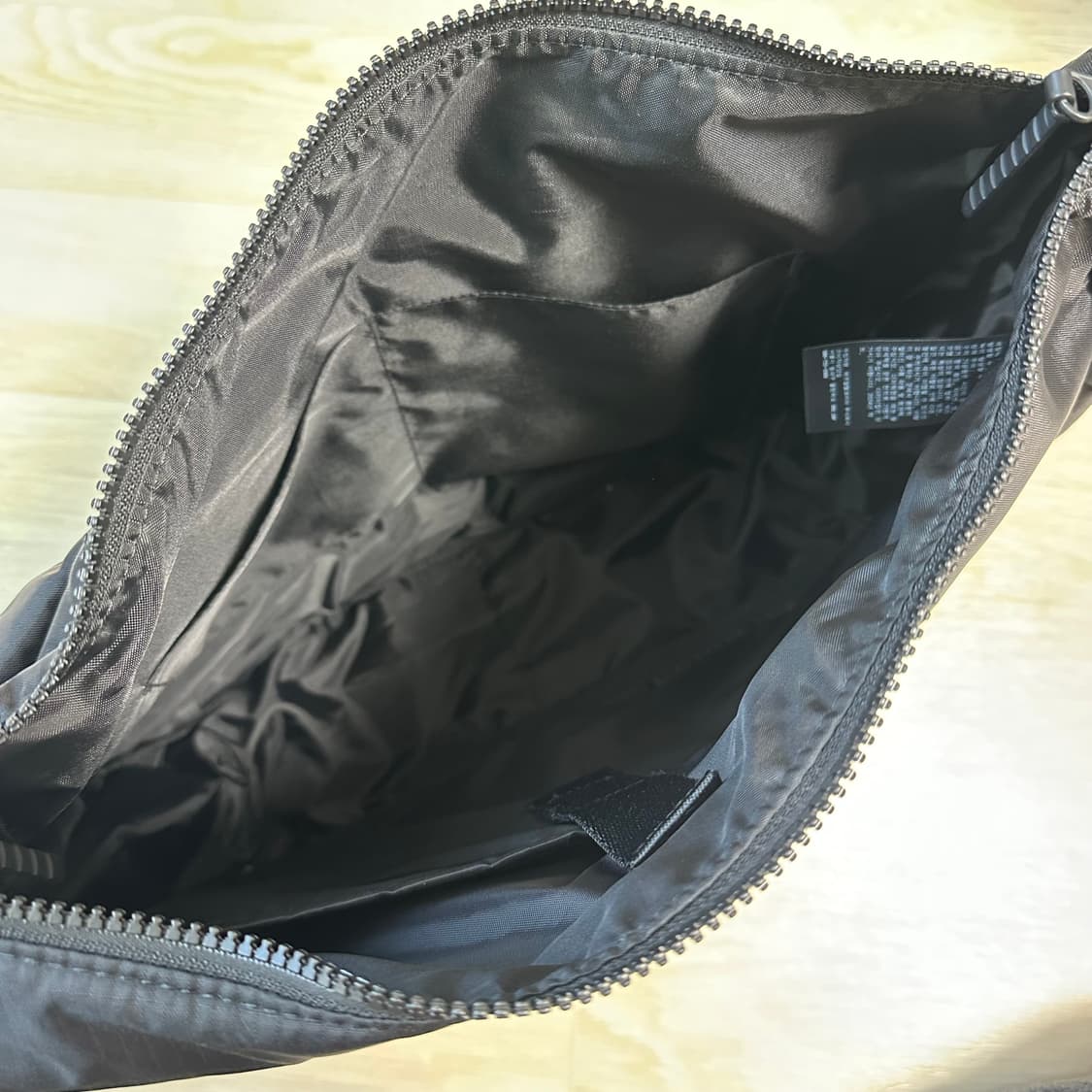 유니클로 멀티포켓 숄더백 블랙 상품이미지3